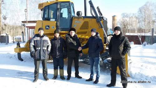 Компания ООО «Алтай – Форест» пополнила парк техники новым производительным бульдозером John Deere 850J-II.